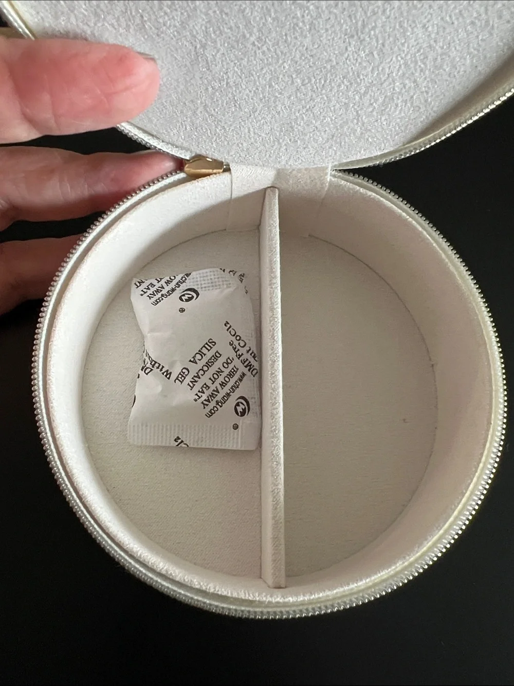 Pearl Heart Embellished Round Jewelry Box